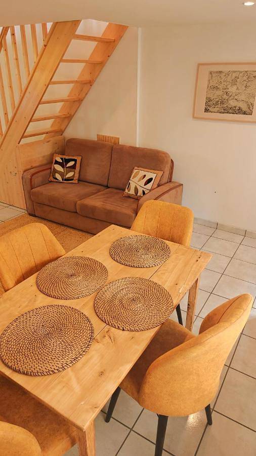 Location de vacances pour 4 personnes, avec jardin et vue à Vaux-en-Beaujolais - 2