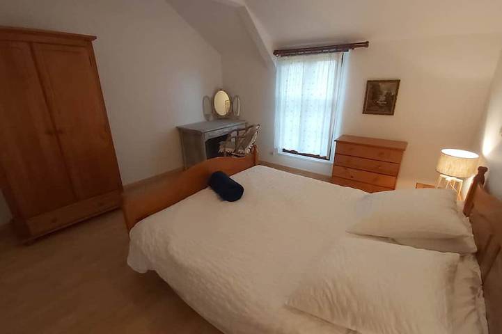 Gîte pour 4 personnes, avec Terrasse ainsi que Jardin et Piscine à Calorguen - 4