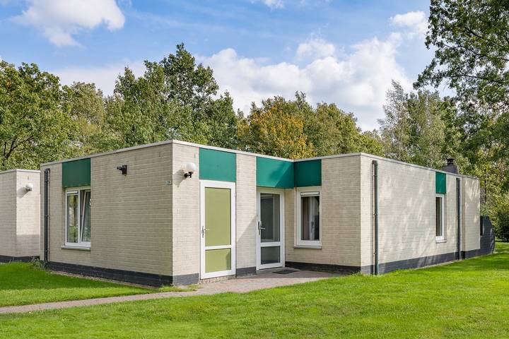 Bungalow für 10 Personen, mit Garten und Terrasse sowie Pool und Sauna - 1