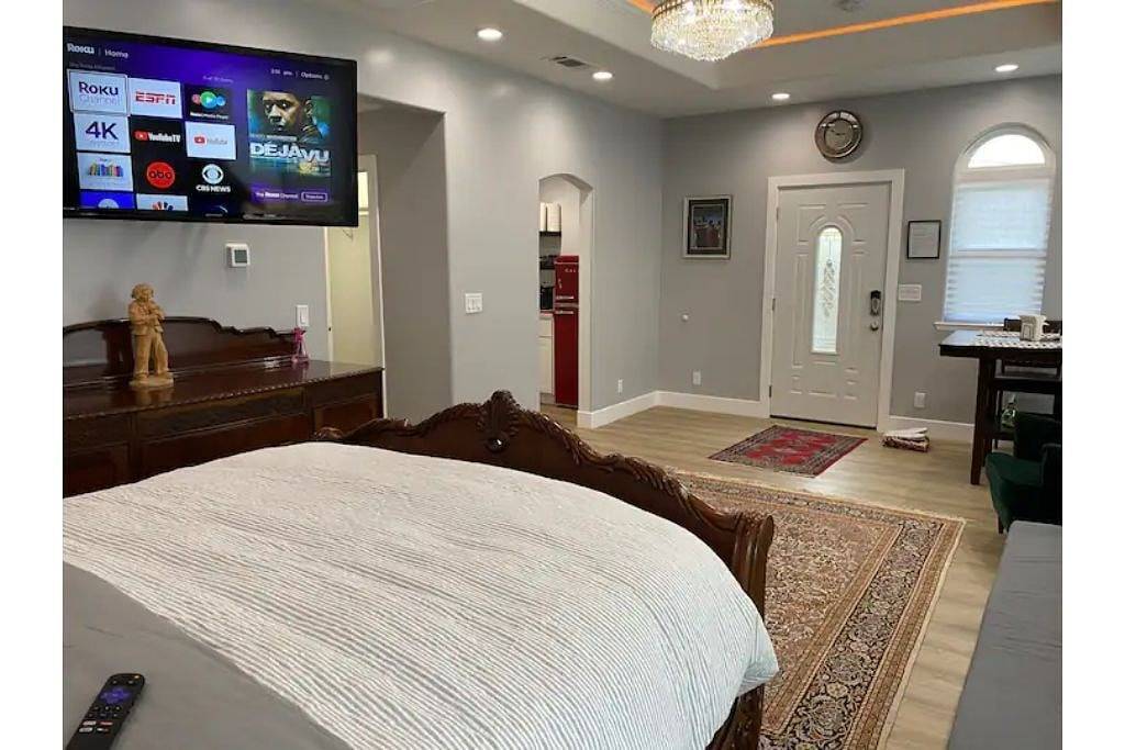 Ganze Wohnung, Luxury Spacious Studio in Woodside Plaza in Redwood City, Silicon Valley