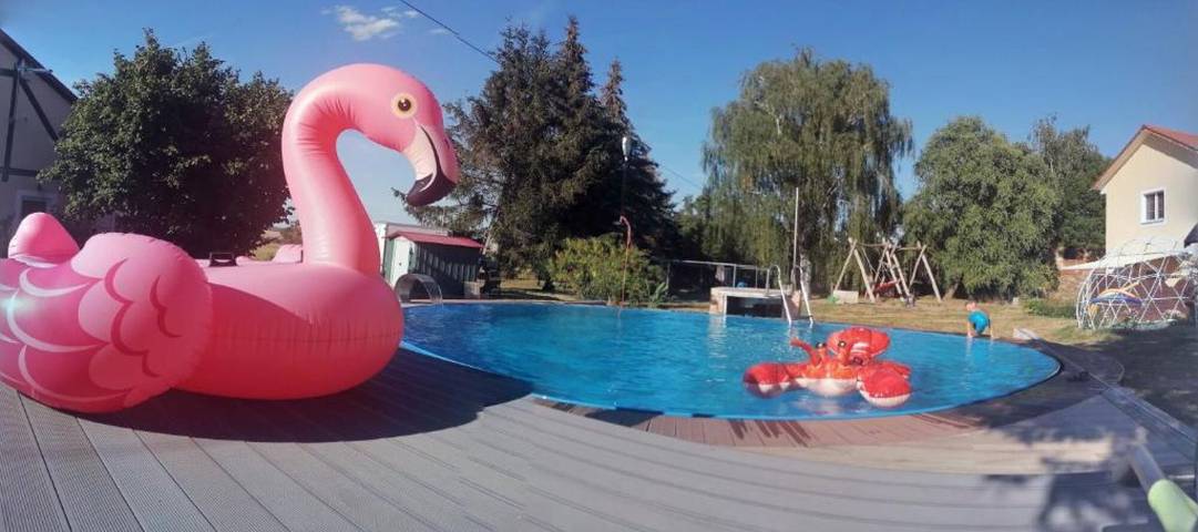Appartement entier, Appartement 'Ferienwohnung Wiesenduft' avec piscine partagée, terrasse partagée et Wi-Fi in Klipphausen, Meissen Region