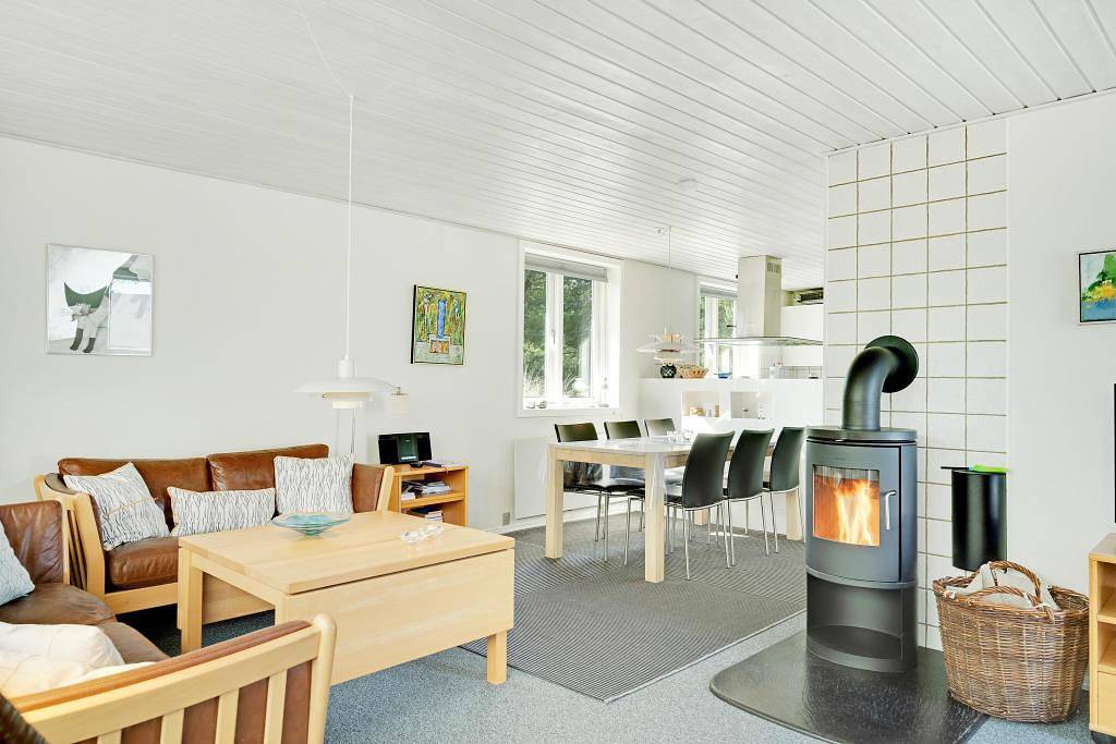 Kleines Sommerhaus in attraktiver Lage mit Wintergarten in Blavand, Varde