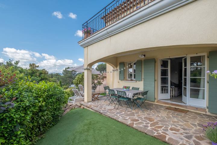 Location de vacances pour 6 personnes, avec jardin et terrasse à La Motte