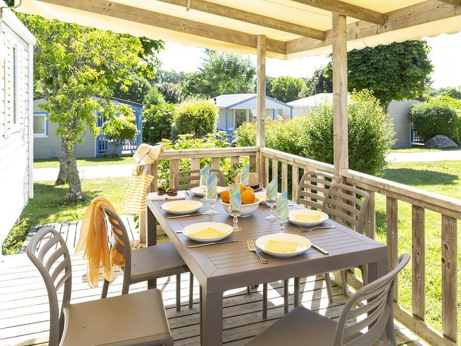 Flower Camping Le Kerleyou - Mobilhome 6 personas - Mobil-home confort 31m² - 3 habitaciones - Terraza cubierta 18m² - Tv + lavavajillas in Douarnenez, Iroise