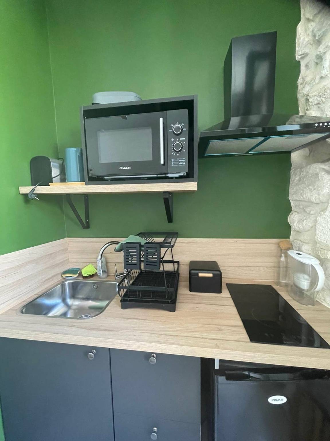 Studio entier, Nid au calme avec terrasse dans l'intra-muros in Avignon, Vaucluse