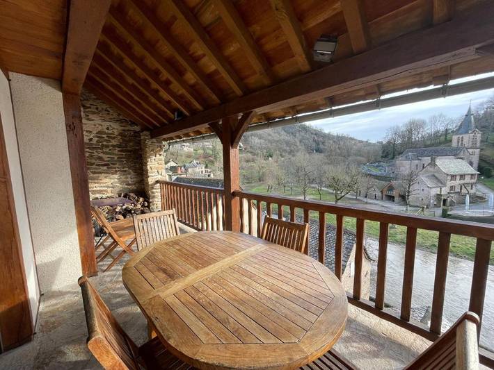 Location de vacances pour 8 personnes, avec vue et terrasse à Belcastel - 3