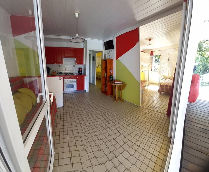 Location de vacances pour 5 personnes, avec terrasse ainsi que jacuzzi et jardin à Bouillante - 4