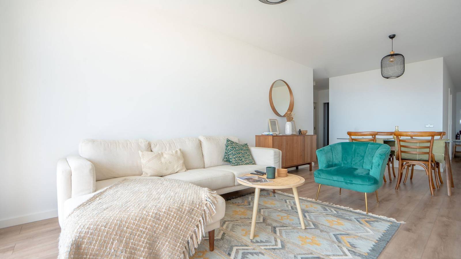 Ganze Wohnung, Ferienwohnung für 4 Personen mit Balkon in Caniço, Madeira