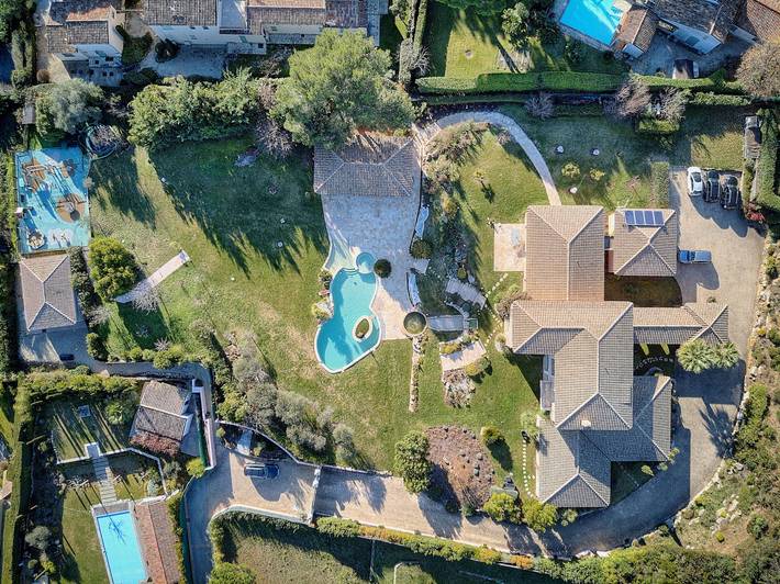 Villa pour 12 personnes, avec balcon et sauna ainsi que jardin et jacuzzi, adapté aux familles dans les Alpes maritimes - 3
