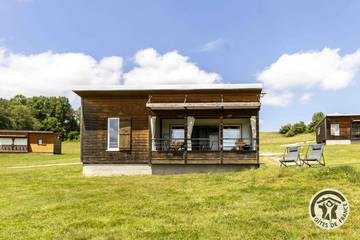 Gîte pour 4 personnes, avec jacuzzi ainsi que piscine et terrasse, animaux acceptés à Camon