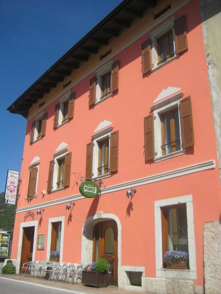 Hotel für 3 Personen, mit Balkon und Terrasse sowie Ausblick in Mori