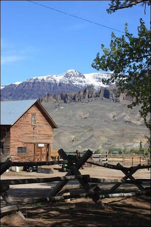 Scenic guest ranch with cozy cabin located between Cody, Wy and Yellowstone Park in Wapiti, Absaroka Range