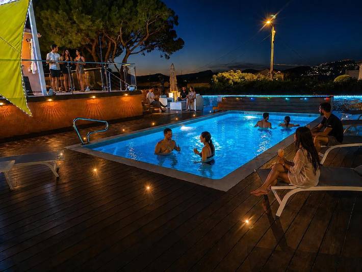 Villa pour 10 personnes, avec Terrasse et Jardin ainsi que Piscine et Vue dans La Madrague - 3