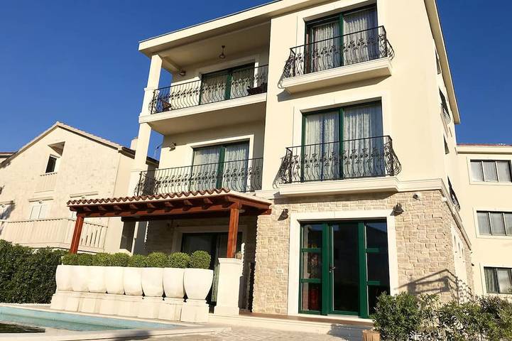Villa für 6 Personen, mit Terrasse in Rogoznica