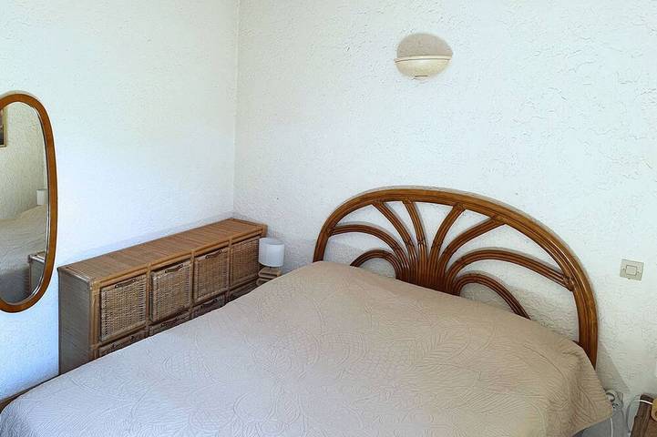 Ganze Wohnung, Ferienwohnung Am Strand, 2 Schlafzimmer, Klimaanlage,  Ruhig in Tiuccia, Calcatoggio