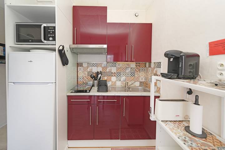 Gîte pour 2 personnes, avec balcon et vue sur le lac dans Casino de Balaruc - 4