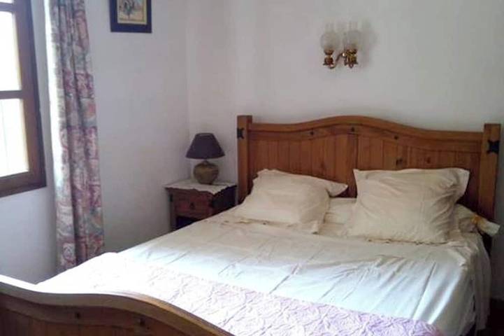 Location de vacances pour 6 personnes, avec jardin et terrasse, animaux acceptés à Lioux - 2