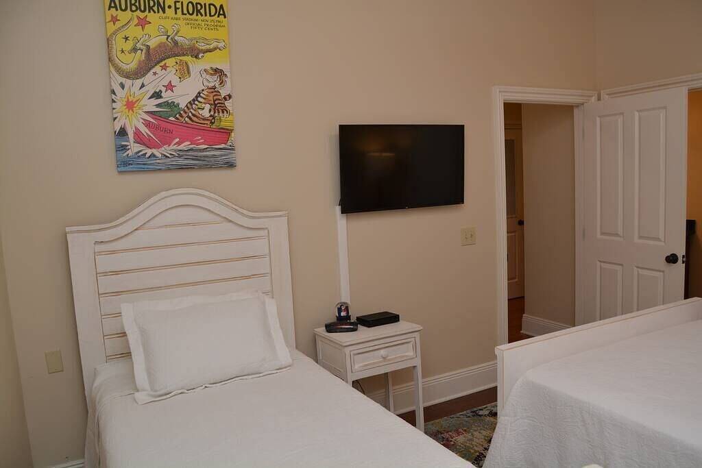 Ganze Wohnung, Downtown Auburn 2Br/2.5Ba Condo across from campus in Auburn (AL), Alabama