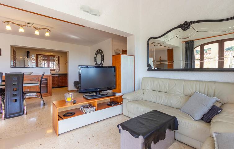 Location de vacances pour 4 personnes, avec piscine ainsi que jardin et terrasse à Orba - 4
