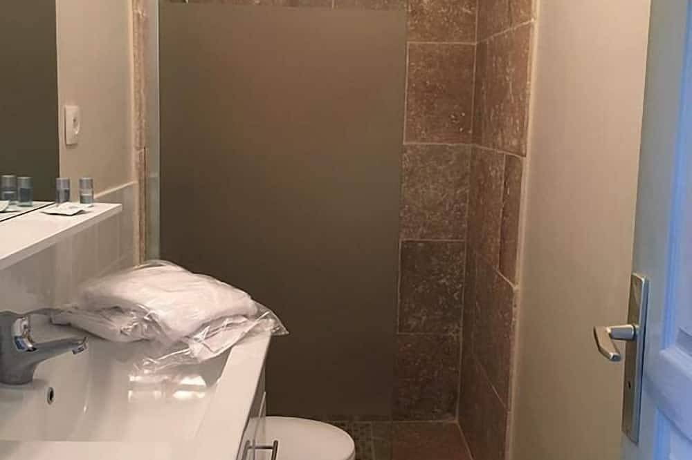 Ganze Wohnung, Apartment-Villa-Ensuite mit Dusche-Gartenblick-Gîte La Forge in Salles-d'Aude, Narbonne und Umgebung