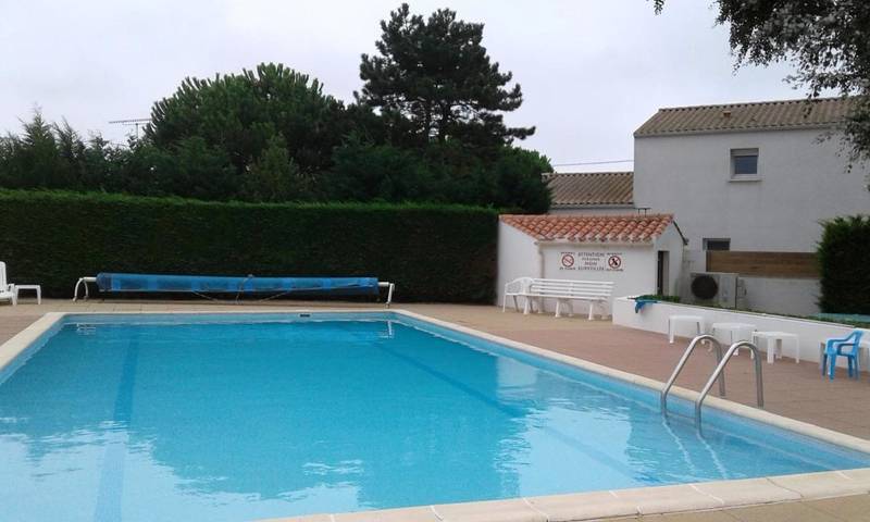 Gîte pour 4 personnes, avec terrasse et piscine dans Plage de La Parée - 4