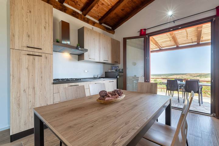 Hel lägenhet, 'Villetta Wild' Apartment with Sea View, Shared Terrace and Air Conditioning in Stintino, Nurra