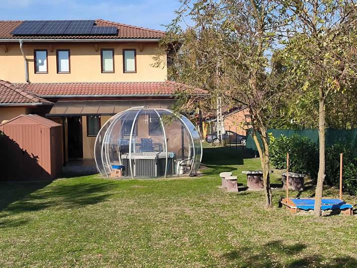 Holiday rental for 10 people, with balcony and garden as well as sauna in Hungary