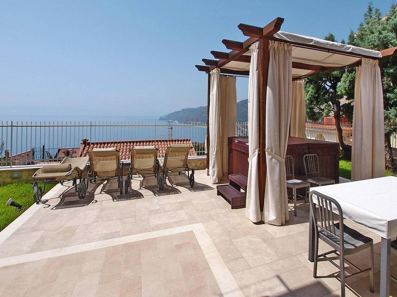 Apartment for 3 People in Mazzarò, Taormina