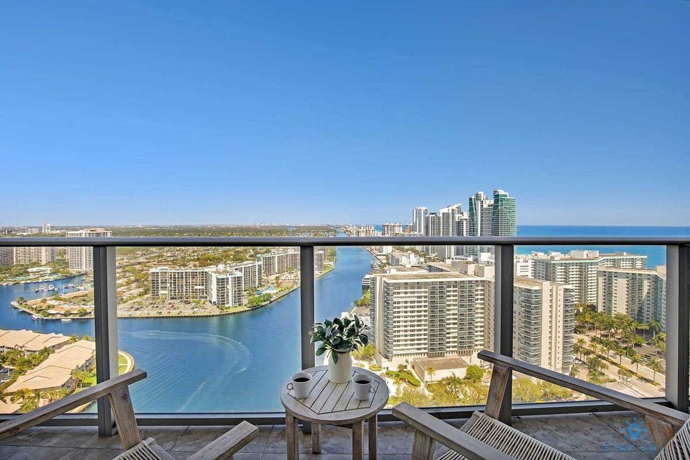 Apartamento entero, High Floor with Stunning View Pools Near Beach in Hollywood Beach (FL), Hollywood (Florida)