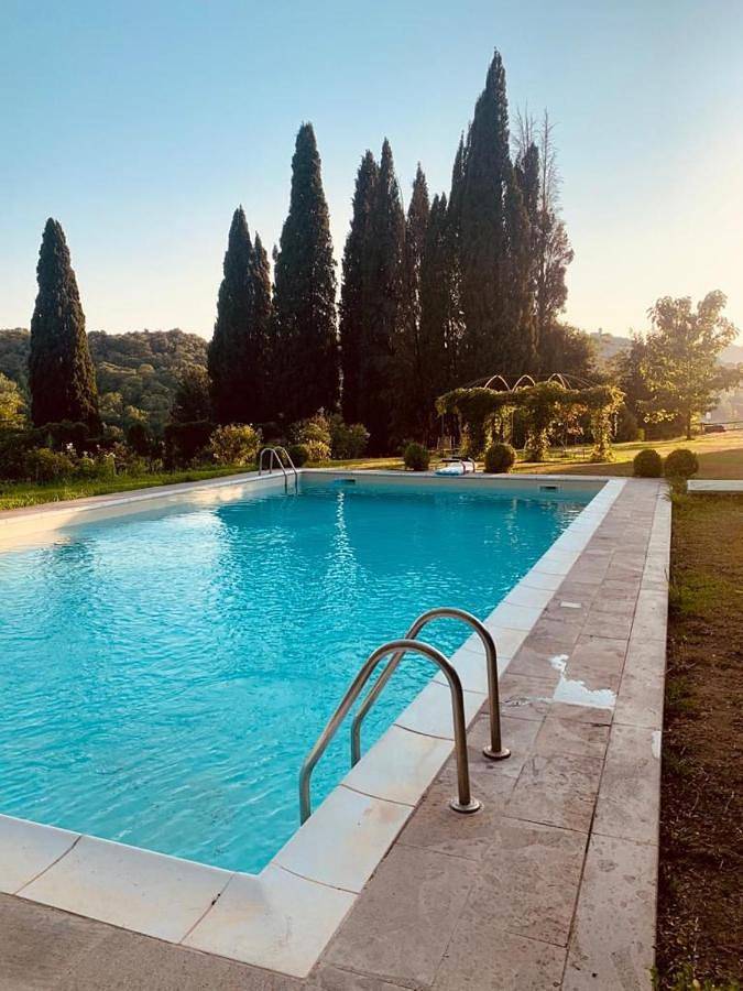 Appartamento per 3 persone, con panorama e piscina nonché balcone in Viterbo
