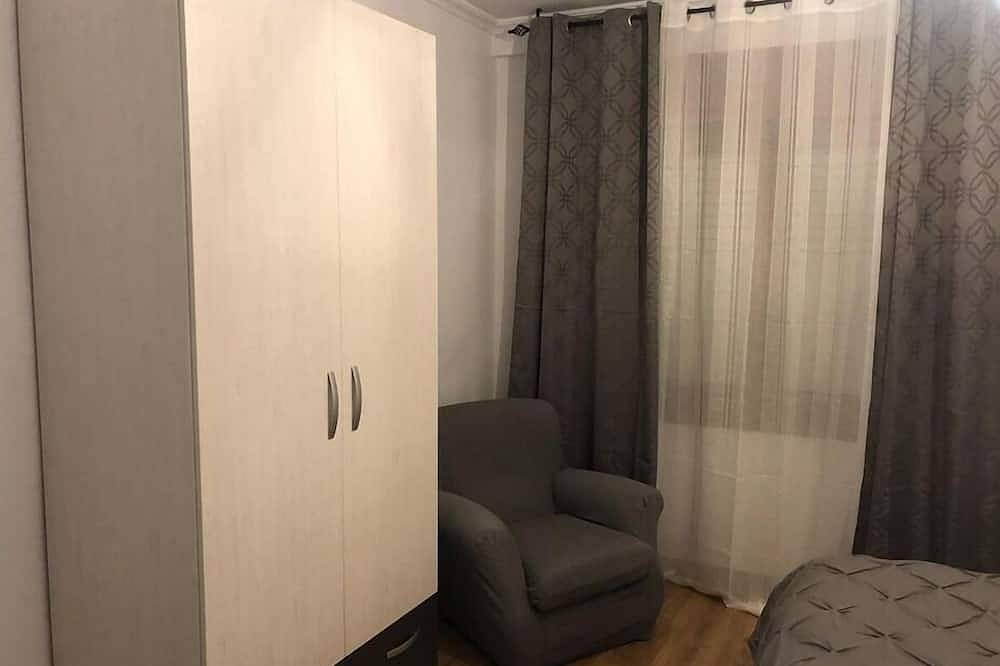 Entire apartment, 3-bedroom apartment in charming Soria with Wifi in Soria, Soria Province