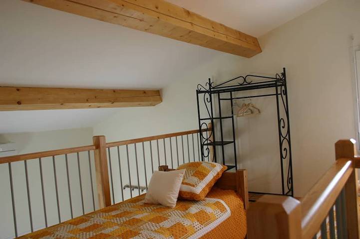 Gîte pour 5 personnes, avec jardin ainsi que jacuzzi et terrasse à Arles - 2