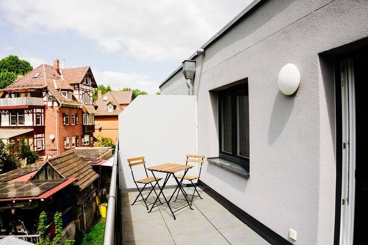 Ferienwohnung für 2 Personen, mit Balkon und Terrasse sowie Seeblick und Ausblick in Jena - 2