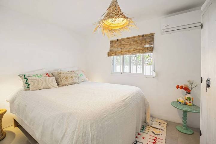 Luxury spacious detached villa with private pool, large terrace and 7 bedrooms! in Gata de Gorgos, Costa Blanca