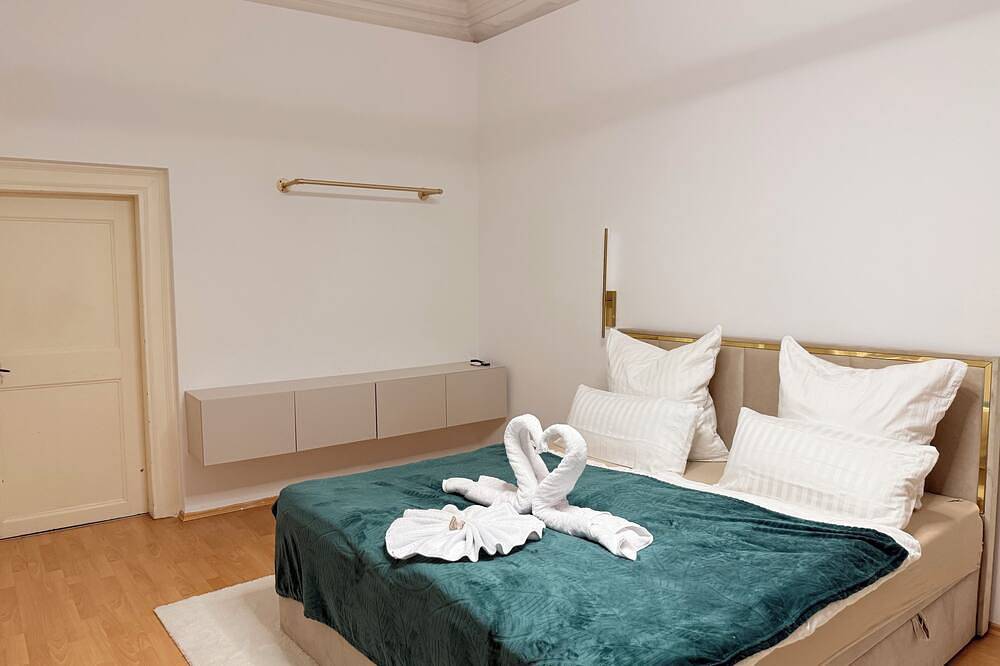 Ganze Wohnung, Dreamzzz Suite mit Blick auf den Marktplatz l Zentrum in Coburg, Oberes Maintal - Coburger Land