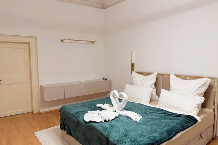 Ganze Wohnung, Dreamzzz Suite mit Blick auf den Marktplatz l Zentrum in Coburg, Oberes Maintal - Coburger Land