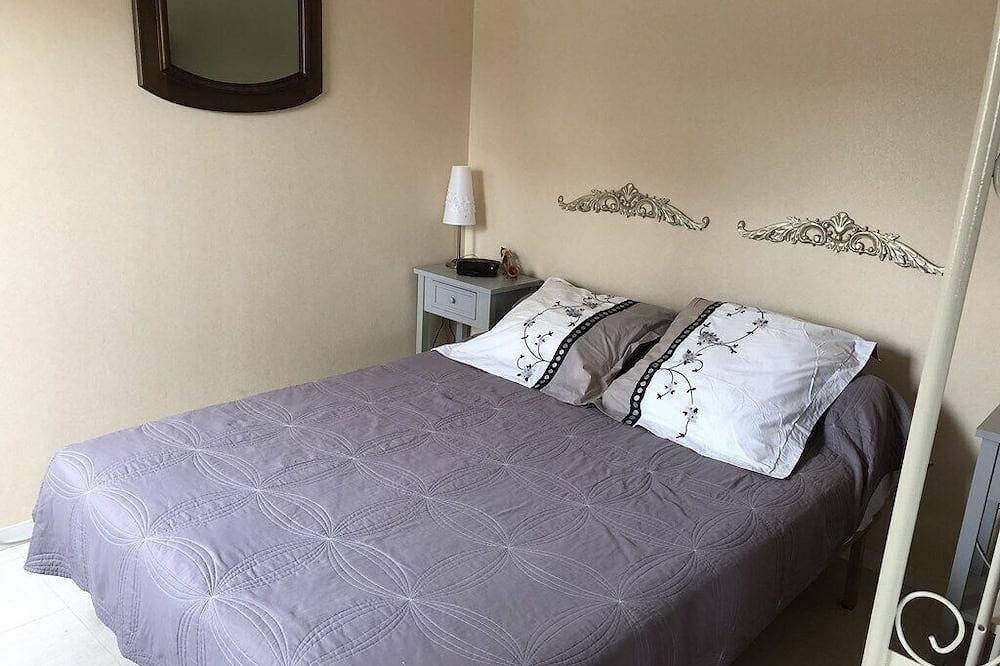Appartement entier, Charmant studio situé à 150 m de la grande plage pour 3 personnes in Saint-Cast-le-Guildo, Région de Dinan