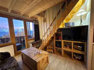Gîte pour 6 personnes, avec terrasse dans Les Coches
