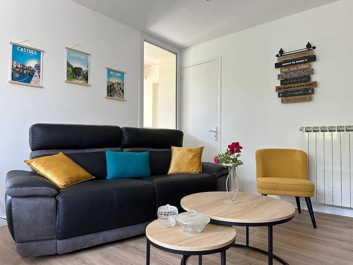 Location de vacances pour 8 personnes, avec jardin ainsi que balcon et vue à Le Bez - 2