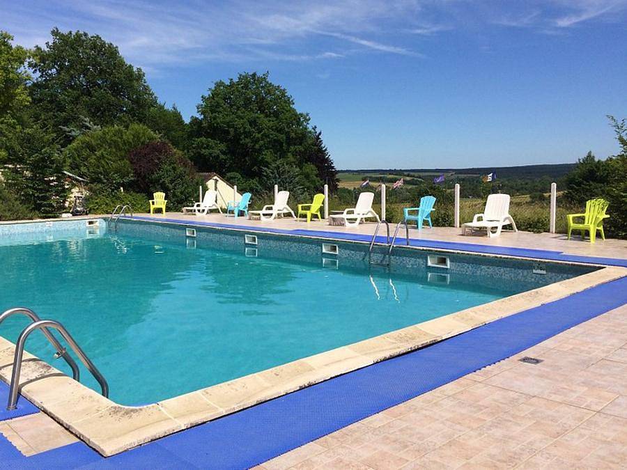 Camping Ushuaïa Villages Au Bois Joli - Tente 2 personnes - Bivouac in Andryes, Région d'Auxerre
