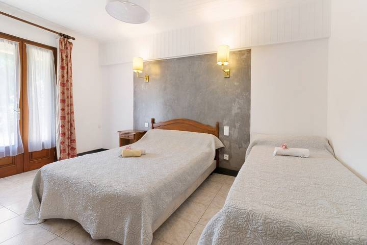 Guest Room 7 Accessible with Pool in Saint-Pompont, Périgord Noir