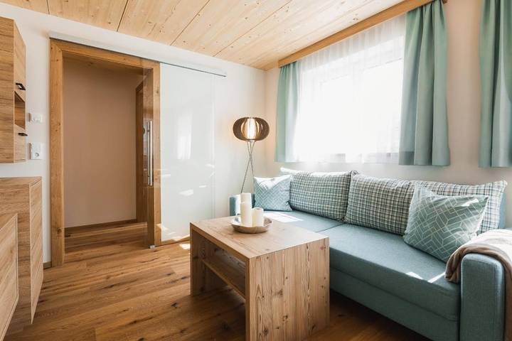 Ferienwohnung für 2 Personen, mit Pool und Garten sowie Sauna und Ausblick, mit Haustier in Schattwald - 2