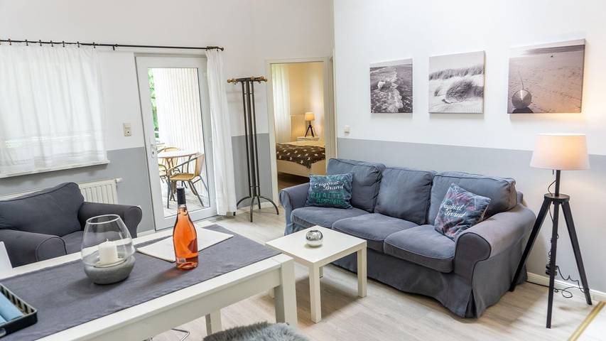 Ferienwohnung für 4 Personen, mit Balkon und Terrasse sowie Garten und Ausblick in Tating