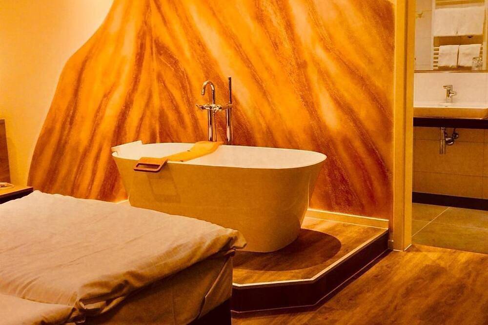 Doppelzimmer Dusche/Wc - Landhotel am Wenzelbach in Prüm, Naturpark Hohes Venn-Eifel