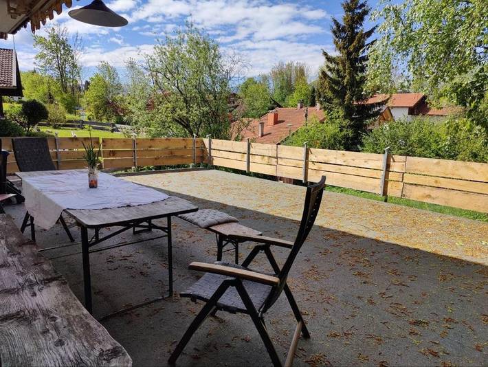 Ferienwohnung für 10 Personen, mit Balkon und Terrasse sowie Garten und Ausblick in Saulgrub