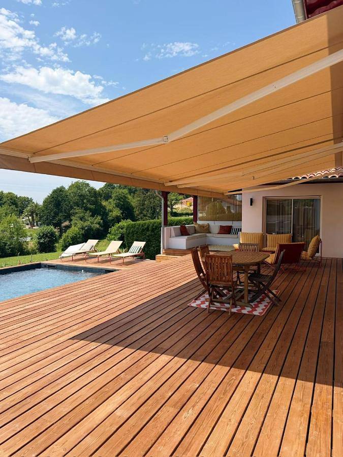 Villa Etamendia - pool with mountain view in Saint-Pierre-d'Irube, Région de Bayonne