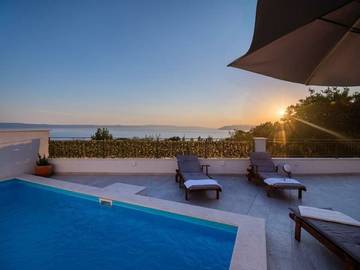 Villa mit pool für 5 Personen, mit Pool und Whirlpool sowie Terrasse und Sauna in Makarska