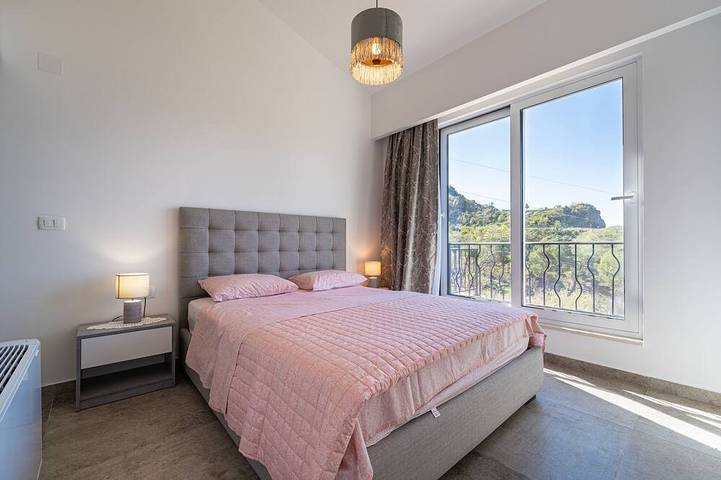 Ferienhaus für 10 Personen, mit Garten und Balkon in Budva - 3