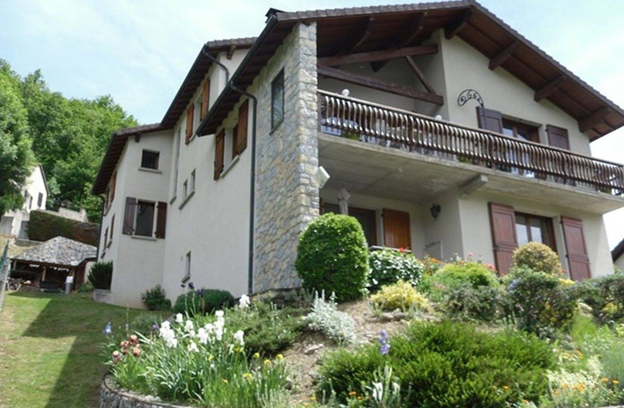 Appartement entier, Appartement la Bergeronnette, vue exceptionnelle in Ax-les-Thermes, Pyrénées
