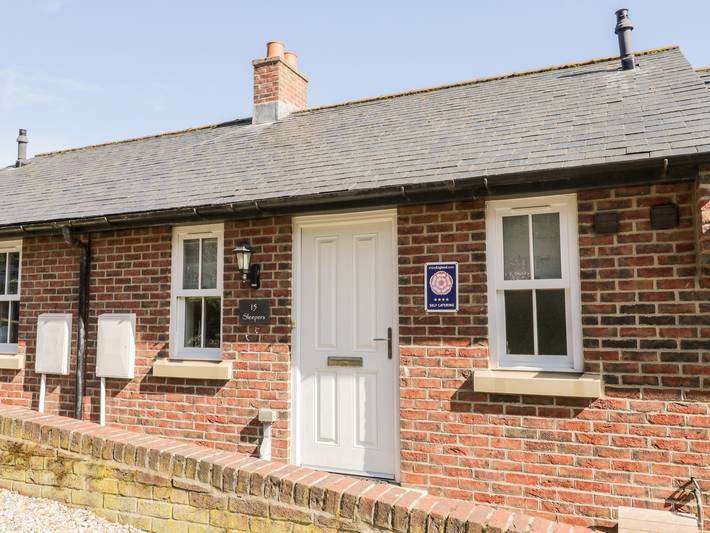 Cottage for 4 people, with garden, with pets in Whitby